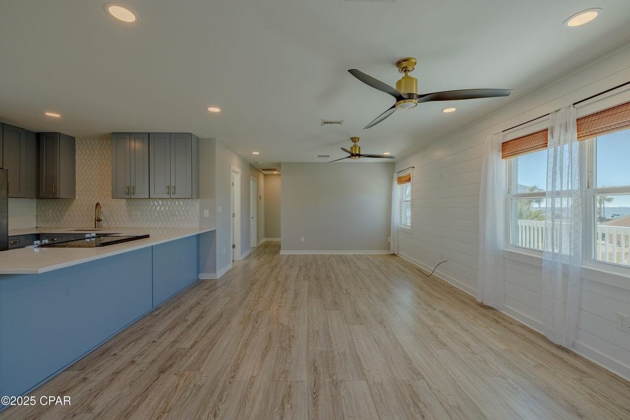 8504 Tradewinds Dr - Photo 3 of 19