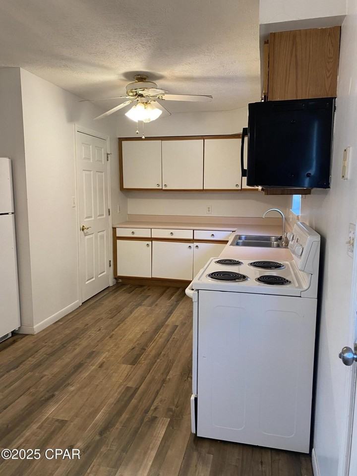 103 Downing St Apt H #H - Photo 5 of 11