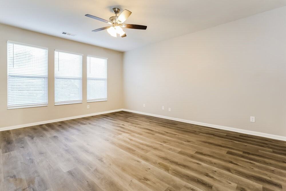 5608 Village Pkwy - Photo 4 of 17