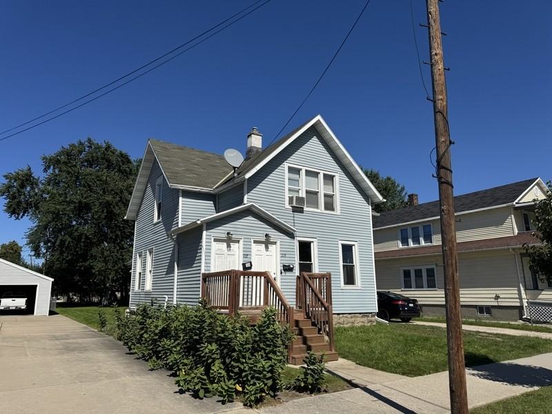 1119 Doty St - Photo 2 of 9