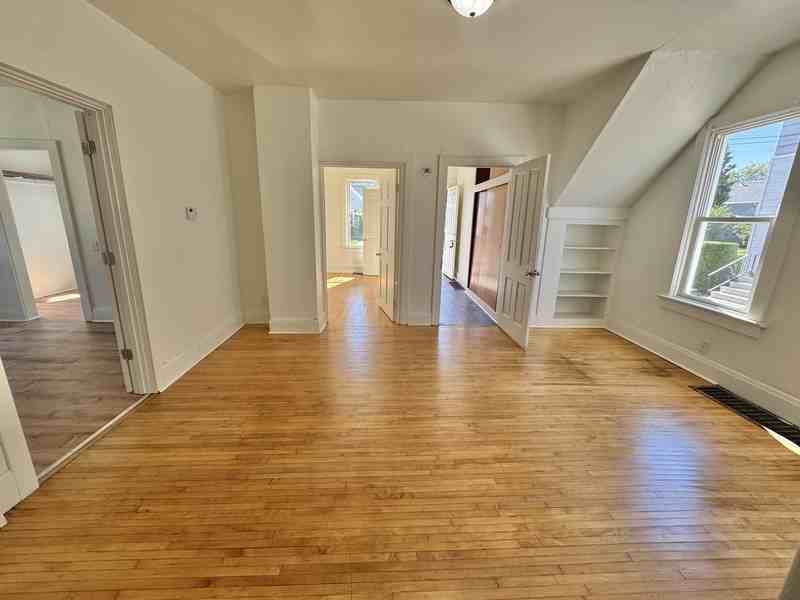 1119 Doty St - Photo 3 of 9