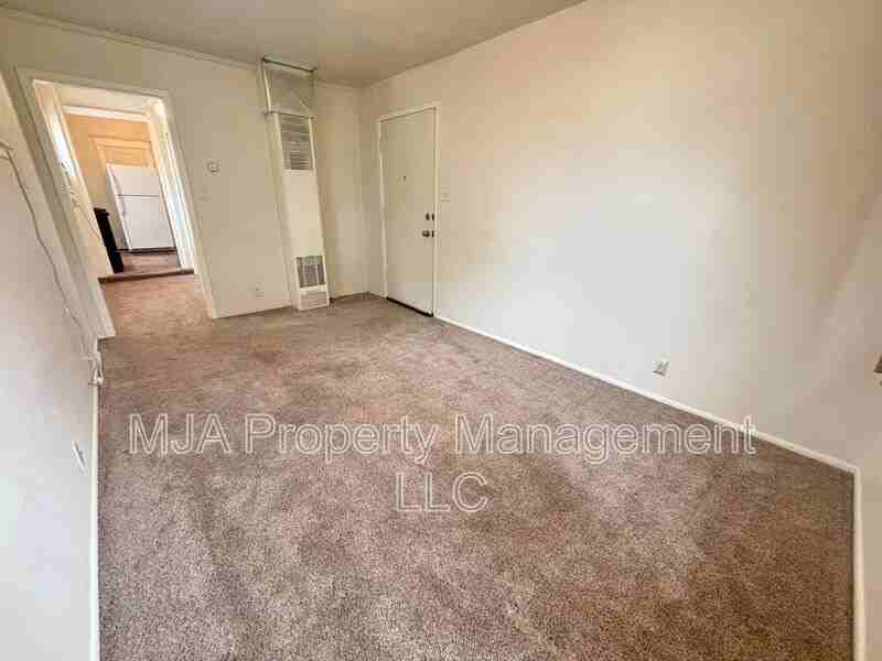 2172 Southeast #2 - Photo 3 of 10