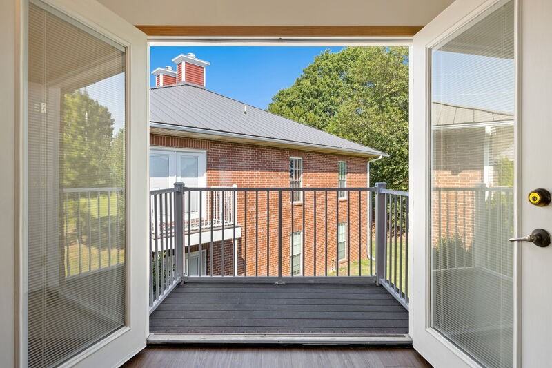 413 Columbia Pl - Photo 6 of 10