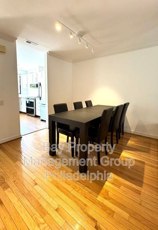 834 N Newkirk St - Photo 4 of 30