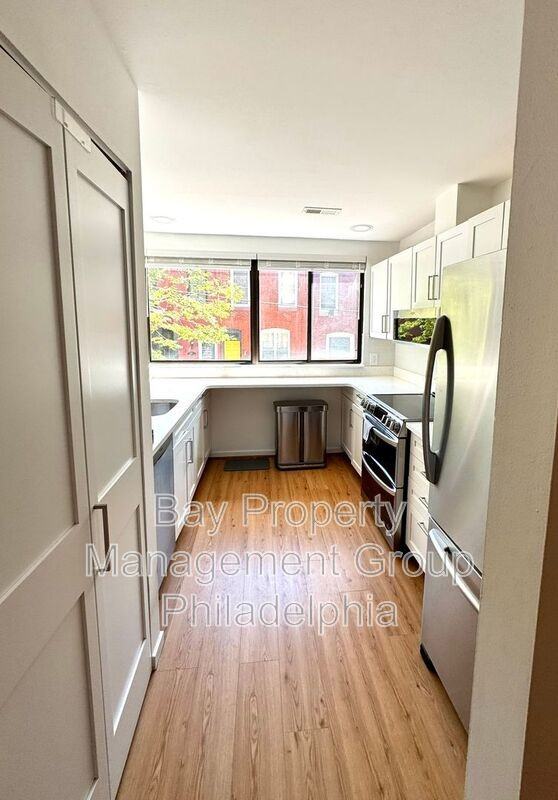 834 N Newkirk St - Photo 5 of 30