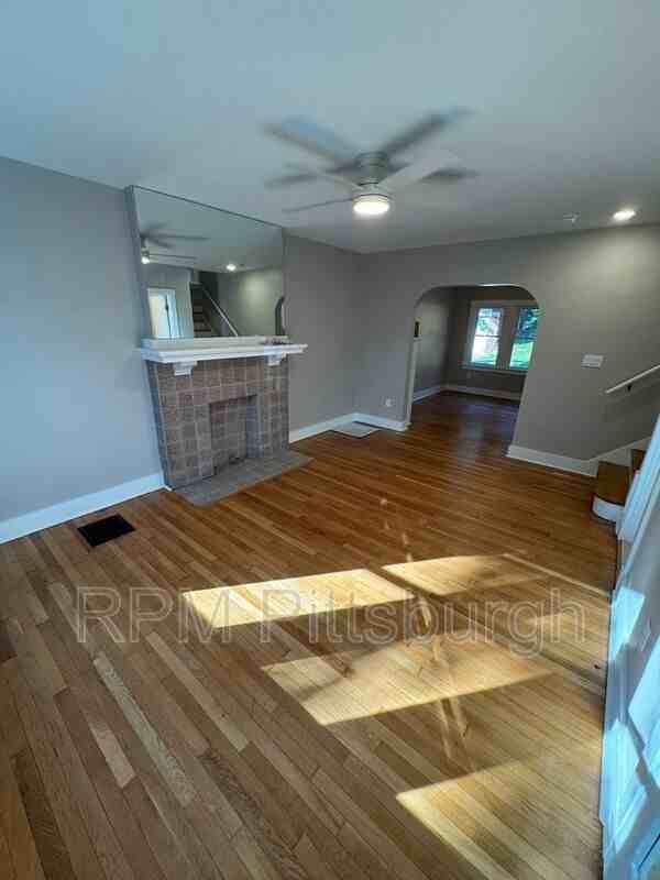 107 N Meadowcroft Ave - Photo 2 of 19