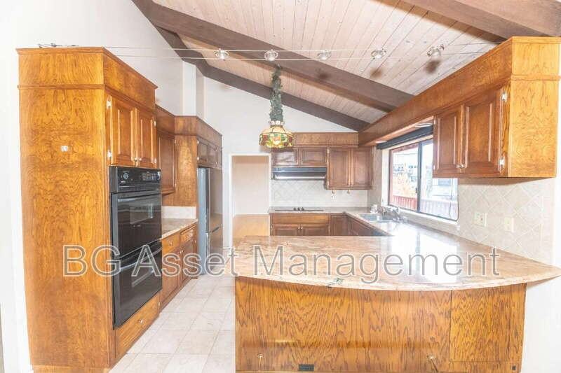 180 Somerset Rd - Photo 2 of 42