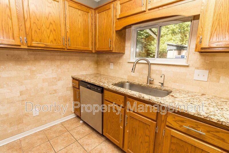 1133 Lenny Ln - Photo 4 of 24