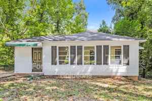 featured image of 3680 Yale Ave