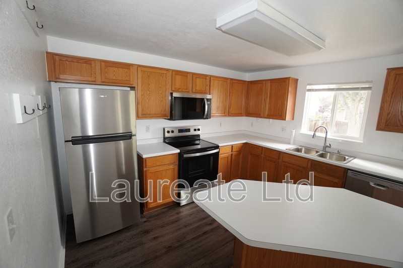 2462 Kiowa Creek Dr - Photo 6 of 19