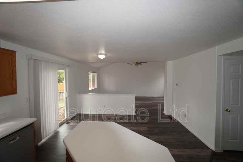 2462 Kiowa Creek Dr - Photo 7 of 19