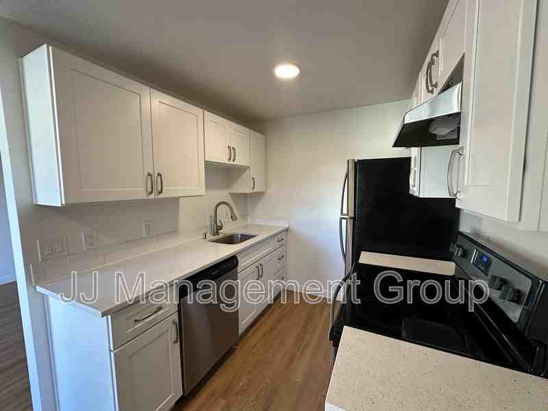 1622 W 7th Ave #207 - Photo 2 of 11