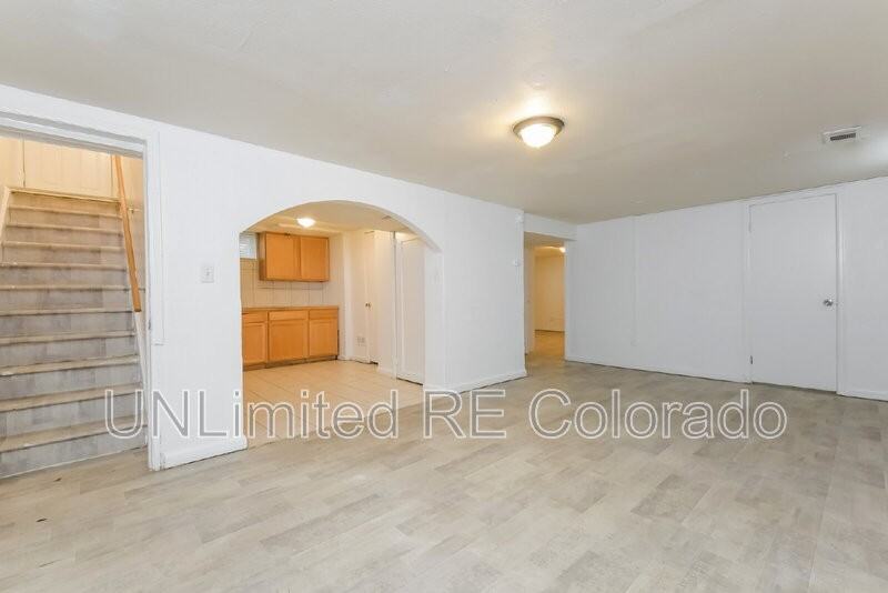 1016 Raleigh St - Photo 3 of 17