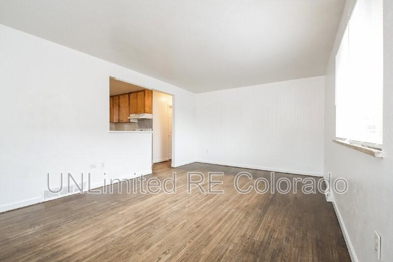 1016 Raleigh St - Photo 7 of 17