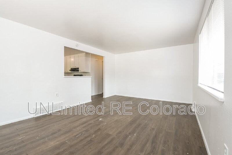 1040 Raleigh St - Photo 5 of 16