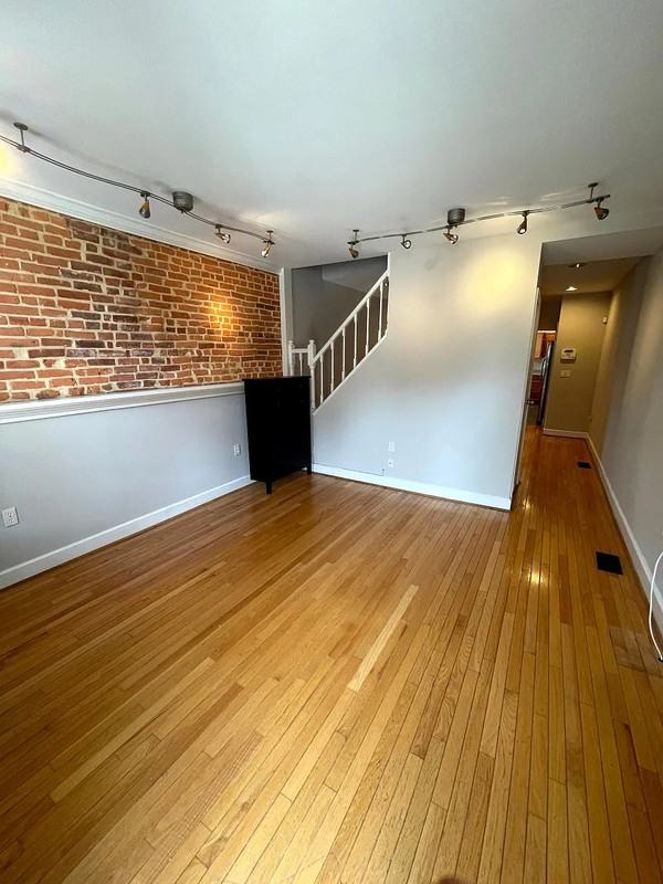 1112 S Conkling St - Photo 2 of 22