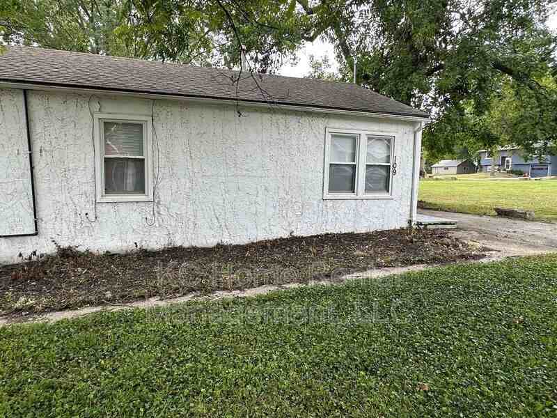 109 W Hale St - Photo 3 of 23