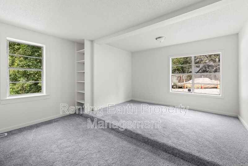 705 5th Avenue - Photo 4 of 16