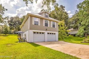 featured image of 13812 Fairway Dr