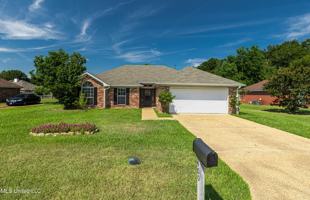 featured image of 400 Azalea Cv