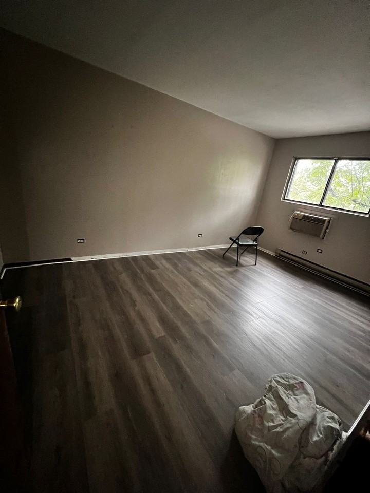 1552 Norway Ln #1B - Photo 2 of 5