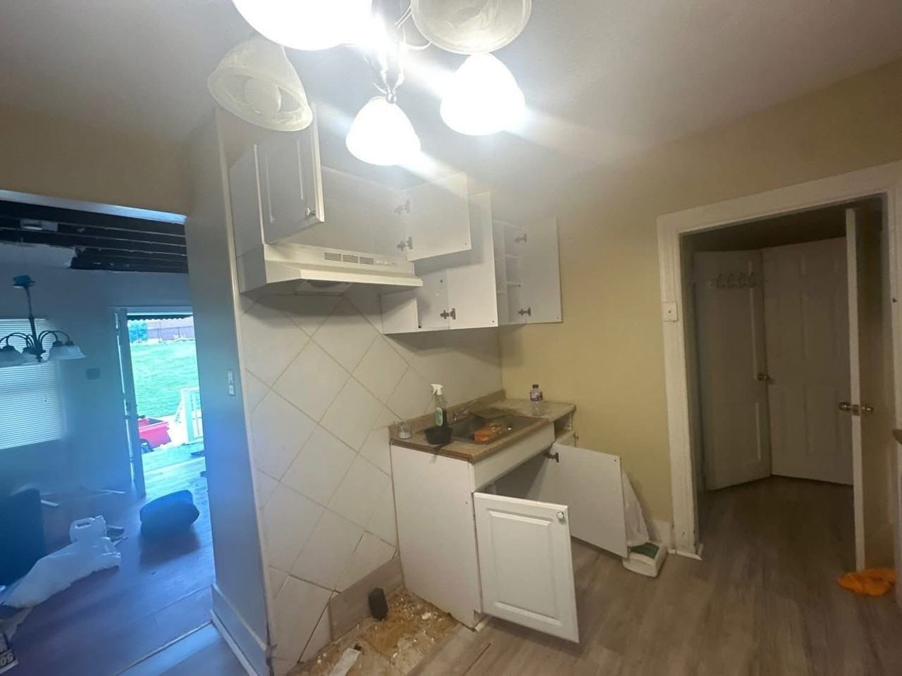 4010 Ravenwood Ave - Photo 2 of 6