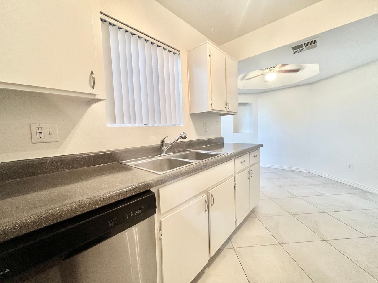 Mission Springs Apartment - Photo 5 of 33