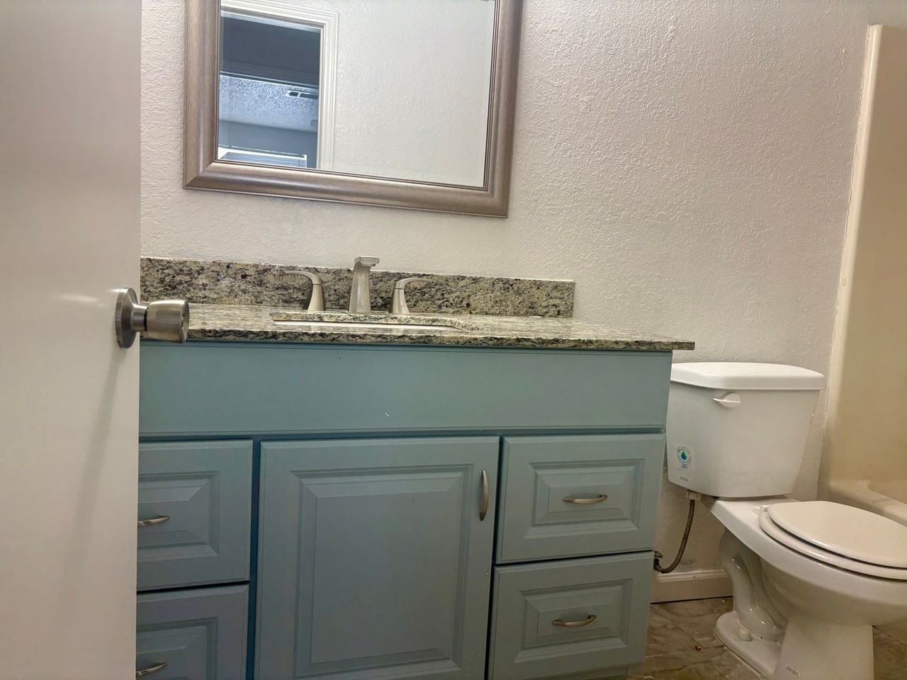 2049 Sierra St - Photo 2 of 13