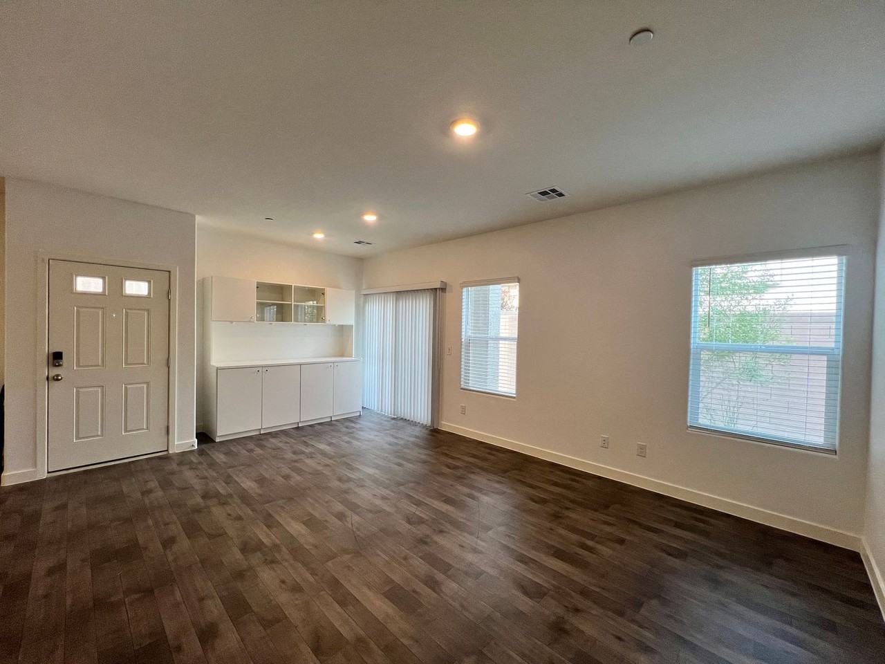 12743 Epperly St - Photo 6 of 41