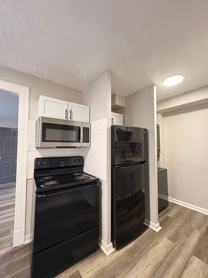 3330 N Meridian St - Photo 3 of 27