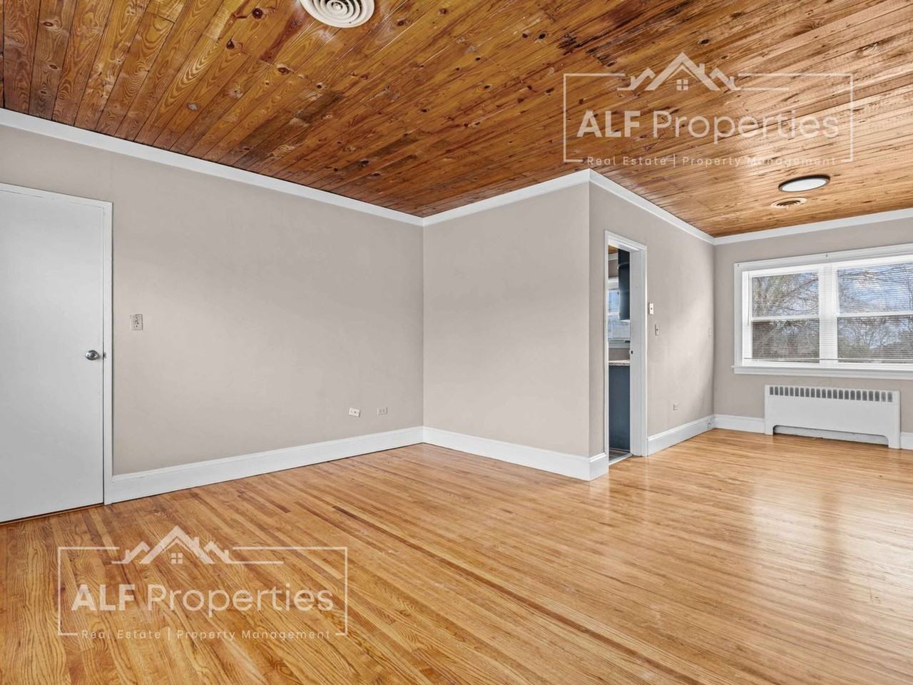 1301 S 10th St - Photo 2 of 14