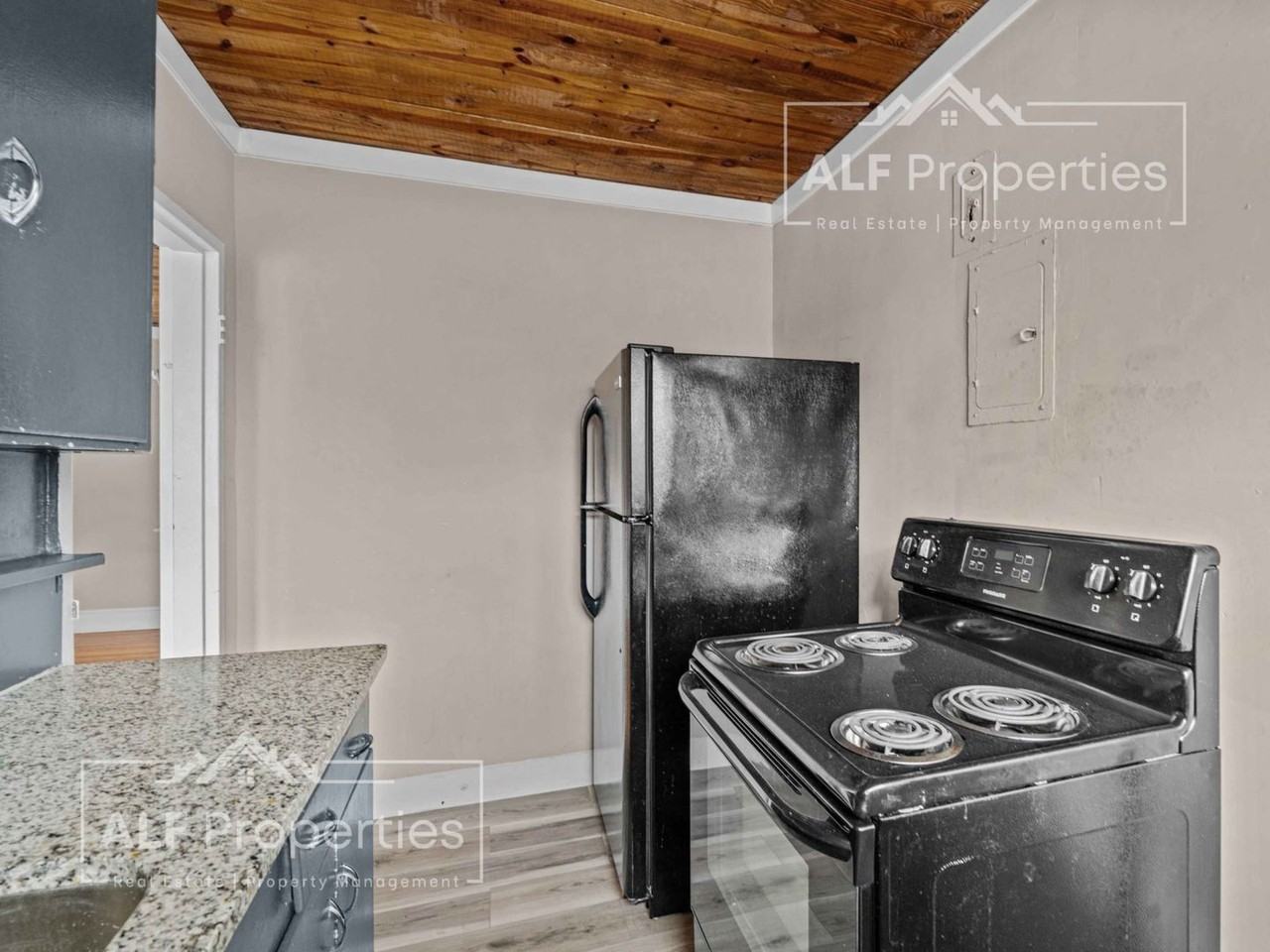 1301 S 10th St - Photo 5 of 14