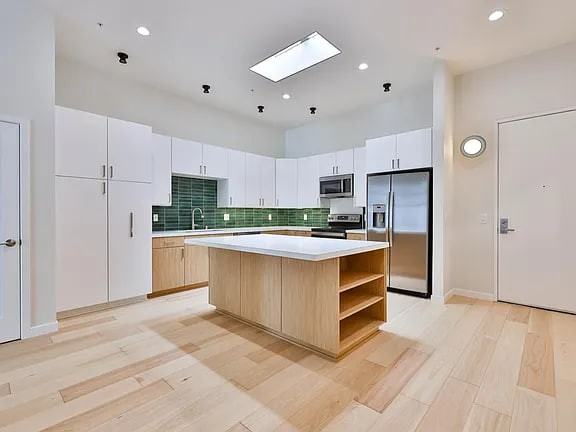 3211 5Th Ave - Photo 2 of 16