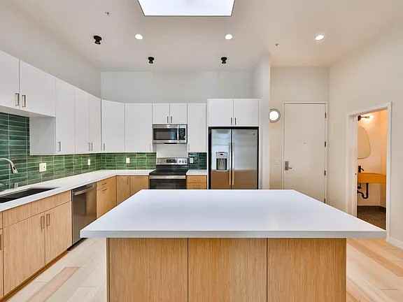 3211 5Th Ave - Photo 3 of 16