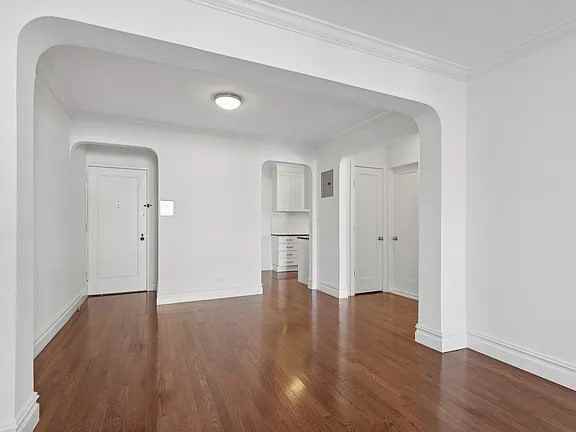 7312 35Th Ave - Photo 2 of 6