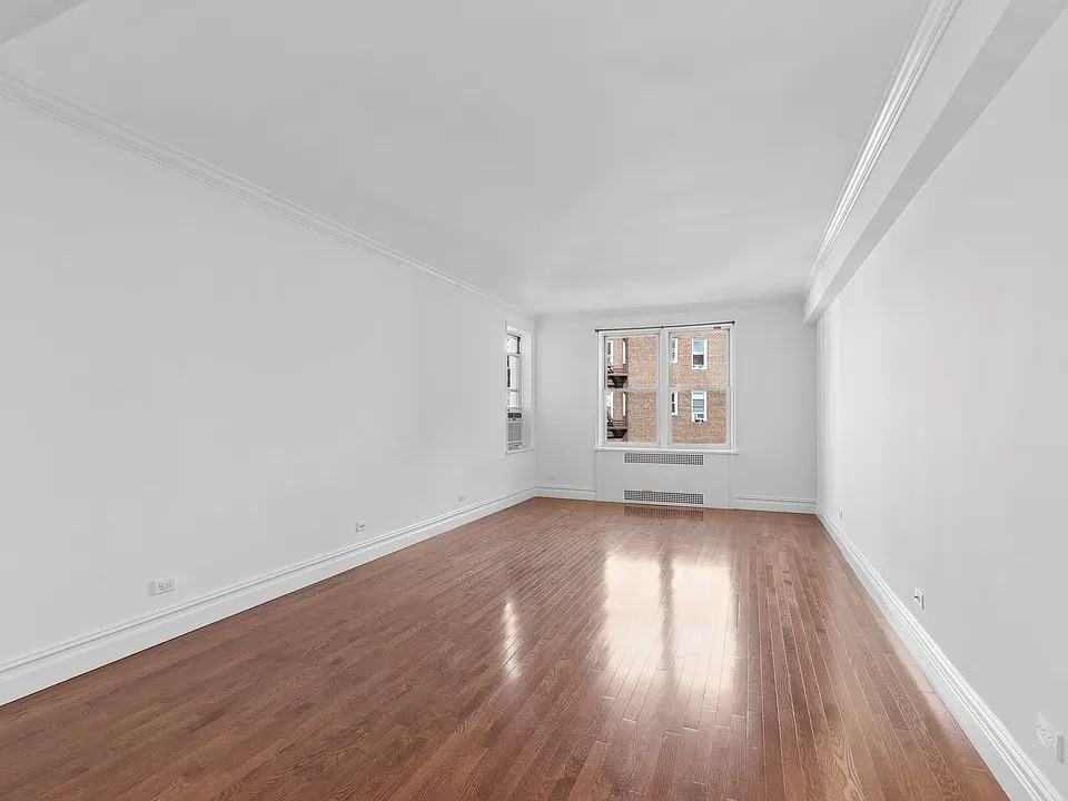 7312 35Th Ave - Photo 3 of 6