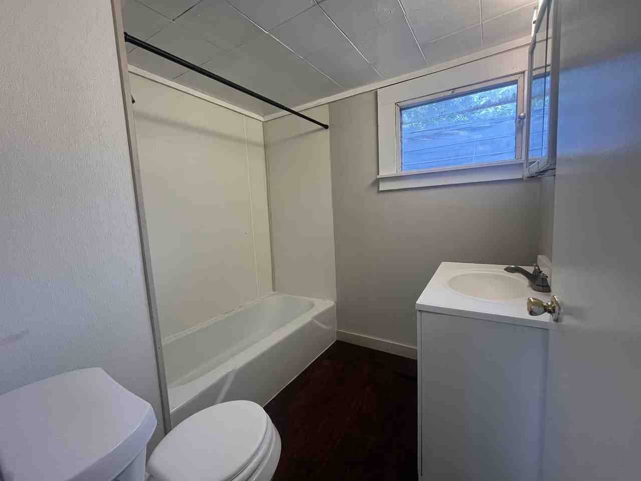 627 E Isabella Ave - Photo 3 of 10