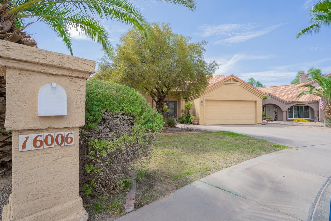 16006 S 39th St - Photo 2 of 39