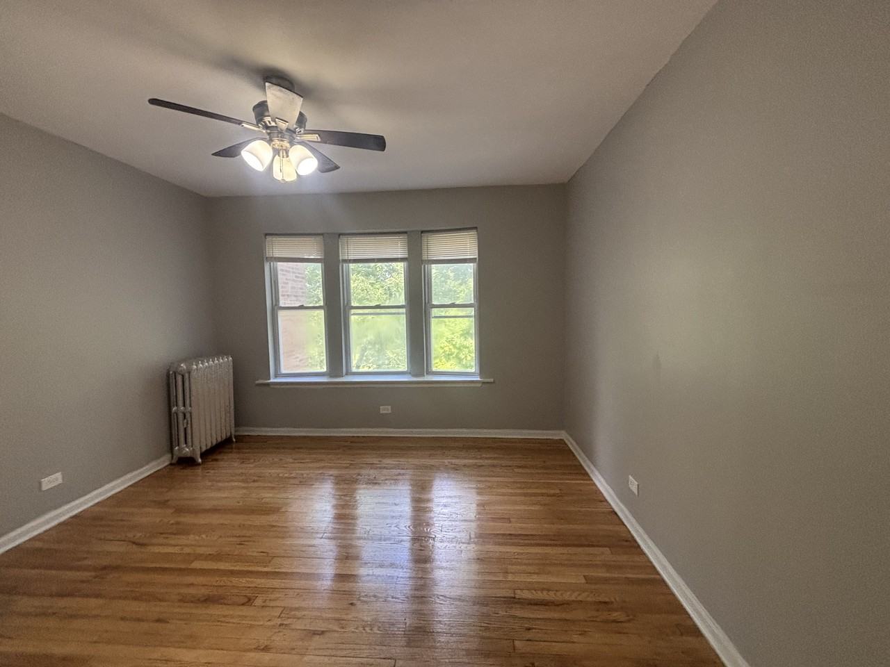 6800 S Harper Ave - Photo 2 of 6