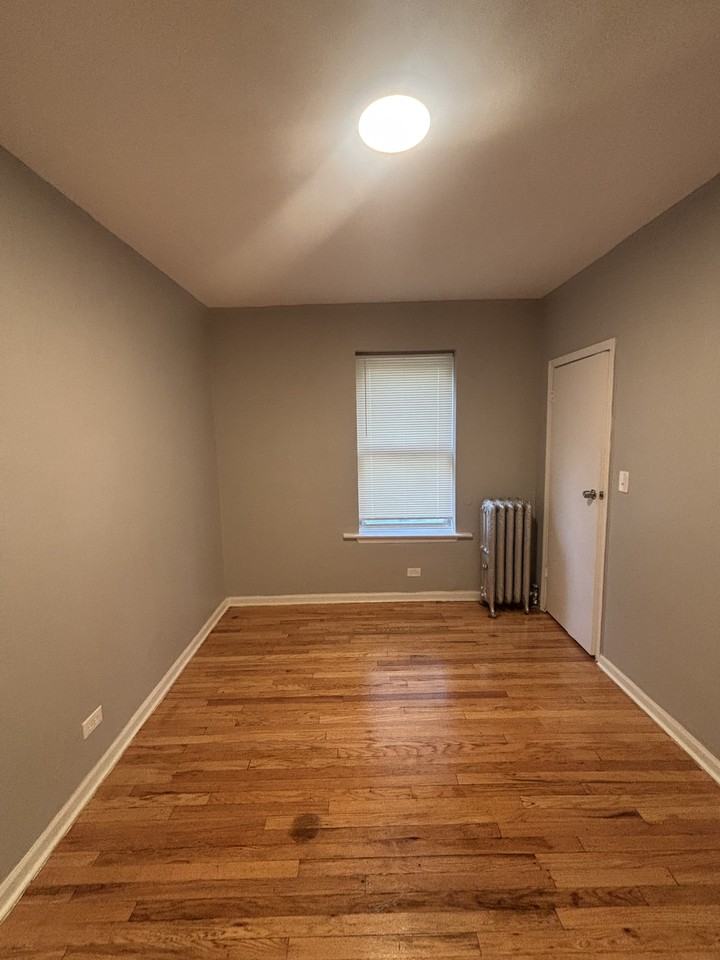 6800 S Harper Ave - Photo 3 of 6