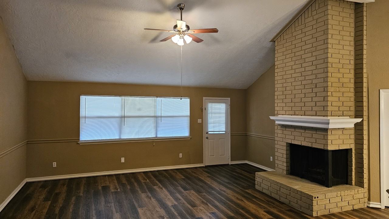 1418 Willersley Ln - Photo 3 of 19