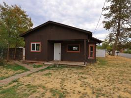 featured image of 1215 Sw Isham St