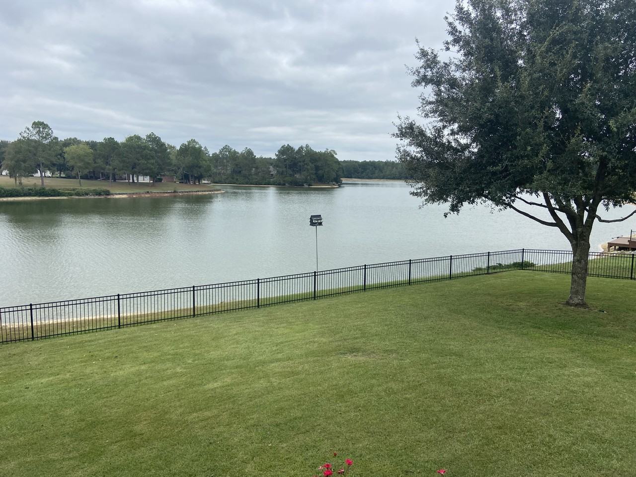 195 Bridgewater Dr - Photo 2 of 8