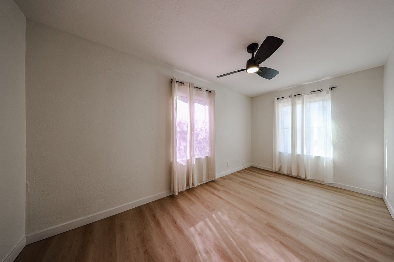 2047 E Virginia Ave - Photo 4 of 43