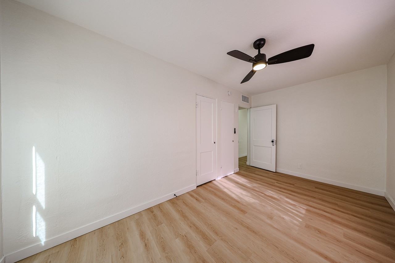 2047 E Virginia Ave - Photo 5 of 43