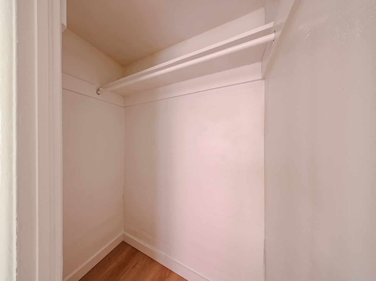 2047 E Virginia Ave - Photo 6 of 43