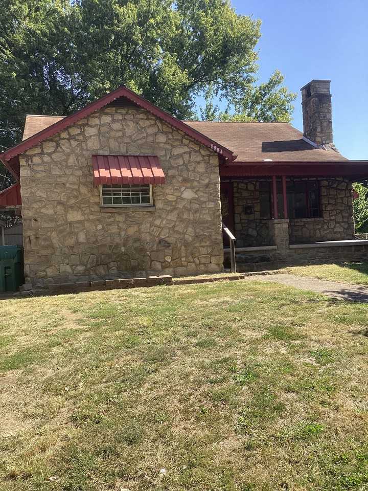 8804 Maccorkle Ave - Photo 2 of 27