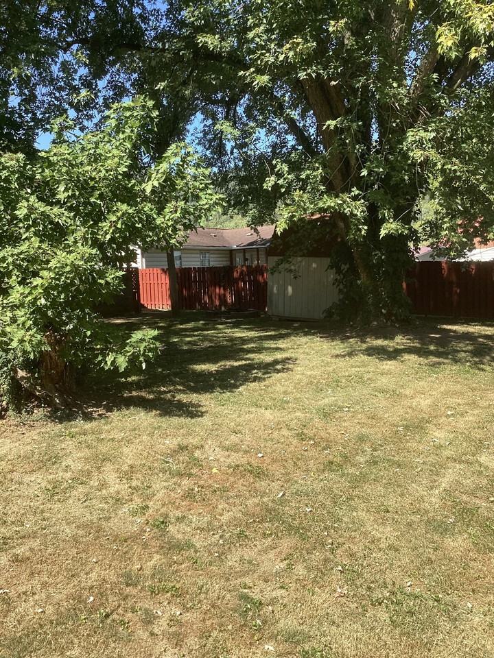 8804 Maccorkle Ave - Photo 4 of 27