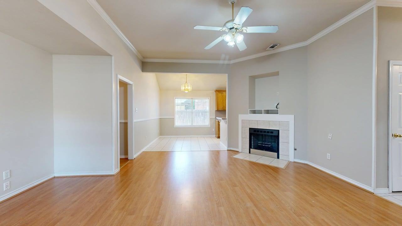 235 Stuttgart Cir - Photo 2 of 32