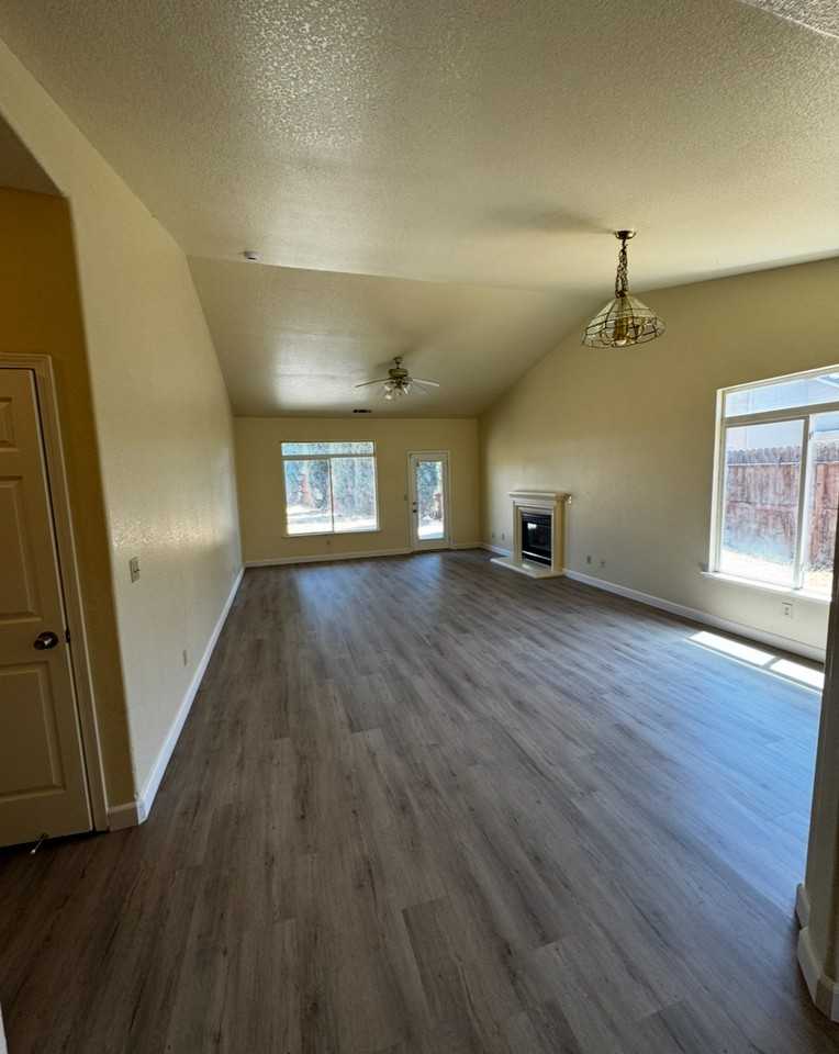 3028 Nyssa Ct - Photo 2 of 22